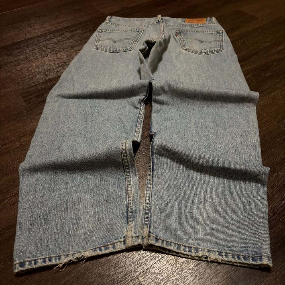 Essential Vintage Levi's 550 Jeans Size 34x30 Light Wash Relaxed Fit Denim